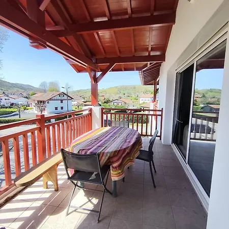Apartment T2 Avec Grande Terrasse Au Calme - Pays Basque